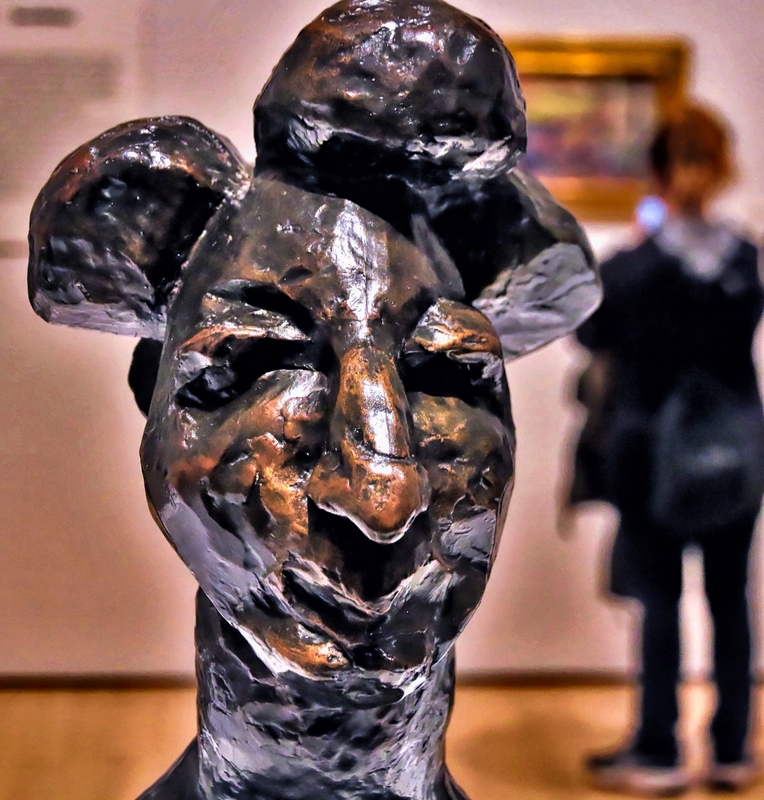 MOMA Bust 01A.jpg