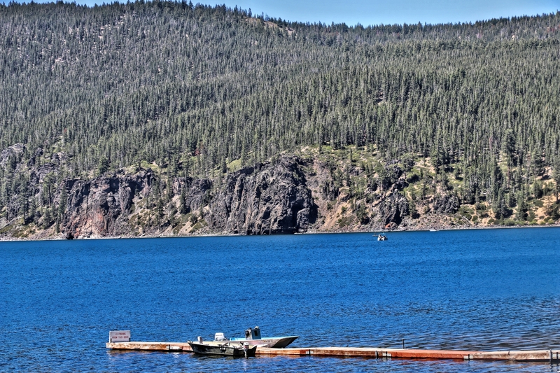 Oregon Paulina Caldera Lake 04A.jpg