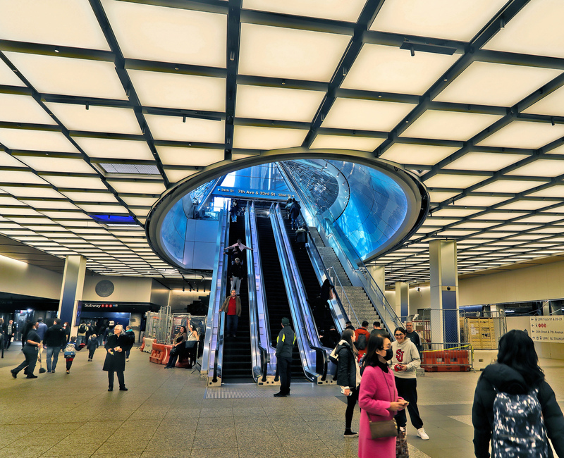 Penn Station Concourse entrance LIRR 03A.jpg