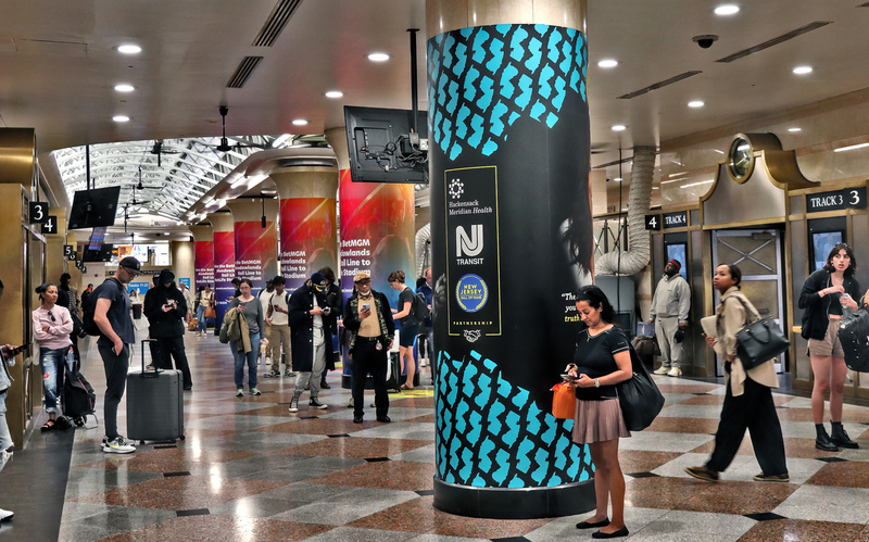 Penn Station NJT Concourse 01A(1).jpg