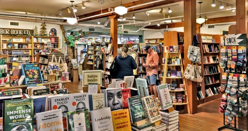 Seattle Bainbridge Island Books 01A.jpg