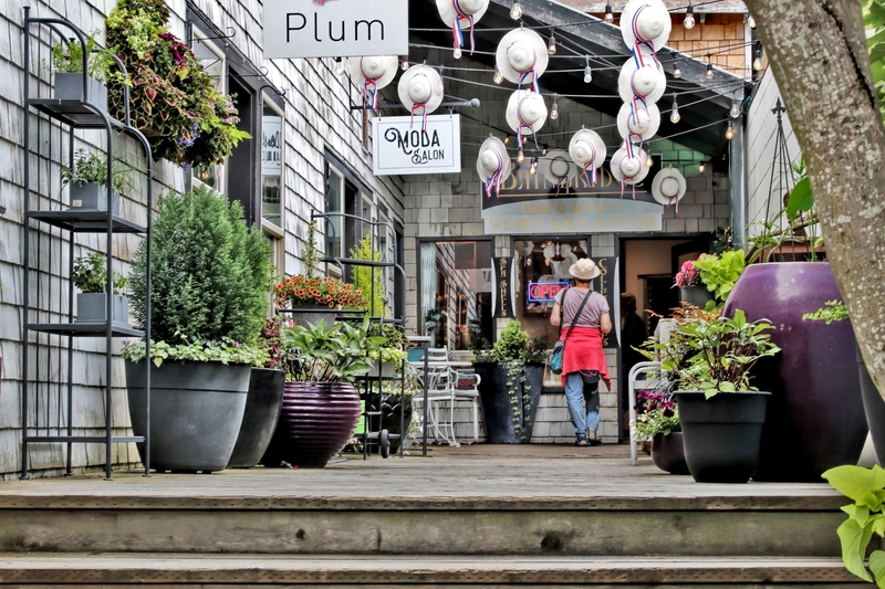 Seattle Bainbridge Island Shopping 03A.jpg