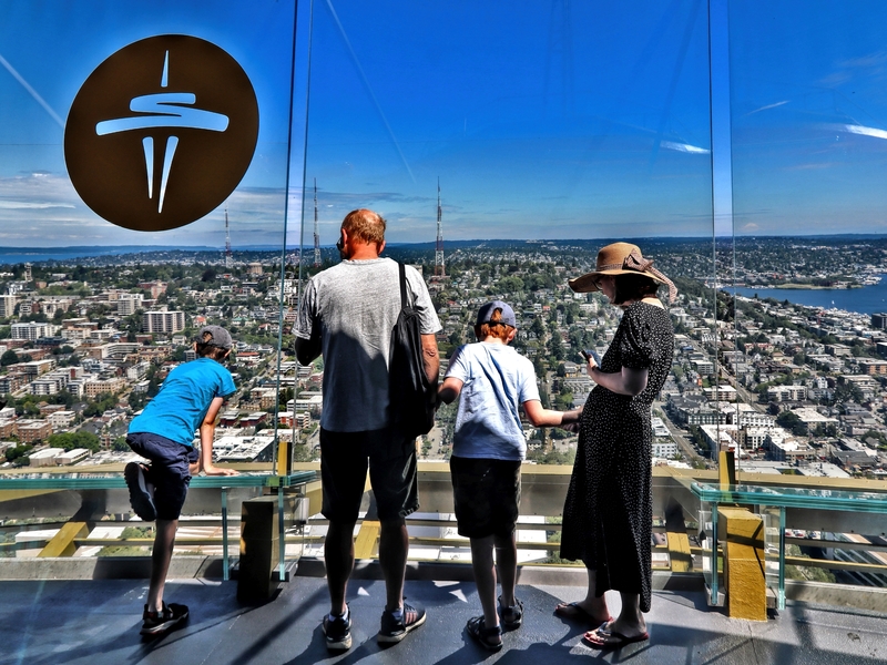 Seattle Space Needle view 01A.jpg