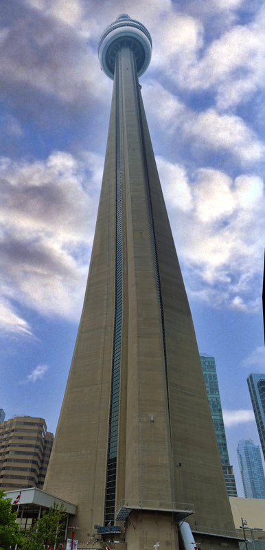 Toronto CN Tower pano sky 02A.jpg