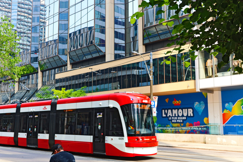 Toronto DundasSq Trolley 01A(1).jpg