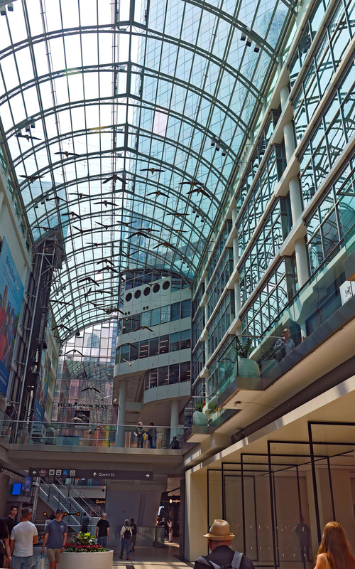 Toronto EatonCentre 02A(2).jpg