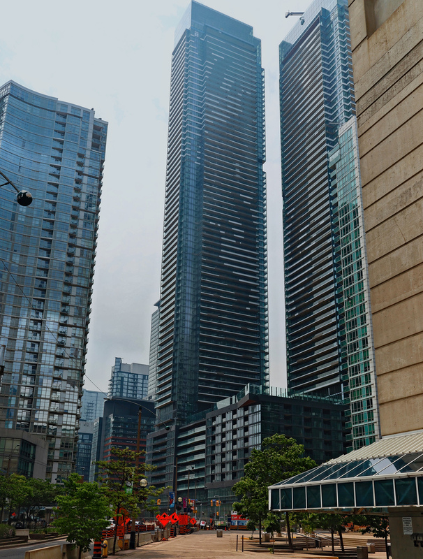 Toronto Glassy Office 02B.jpg