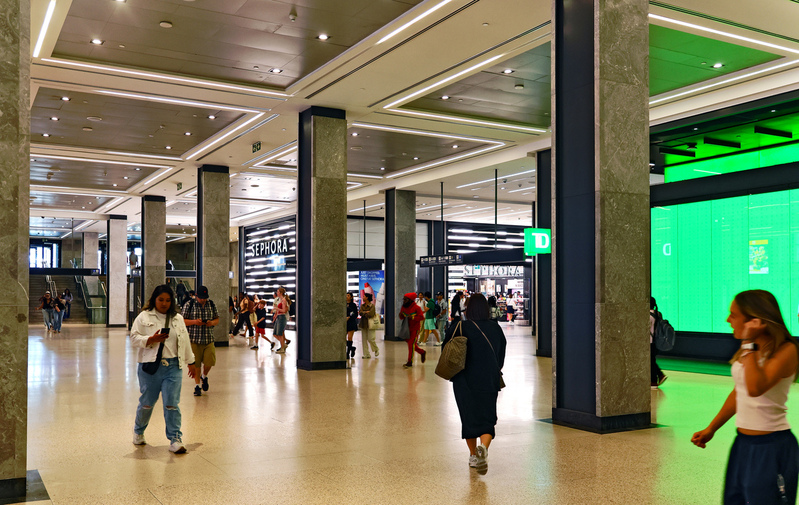 Toronto Union Station Concourse 02A.jpg