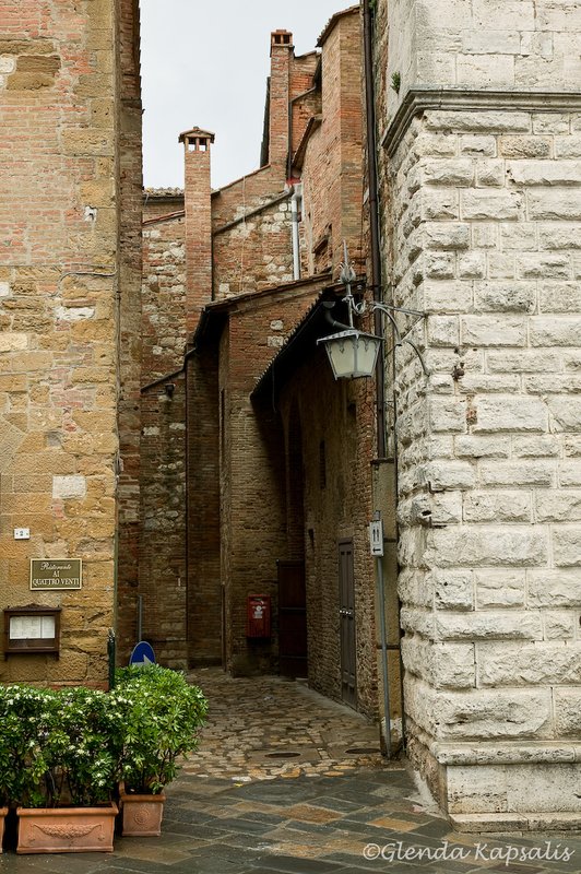 Alley2 Montepulciano.jpg