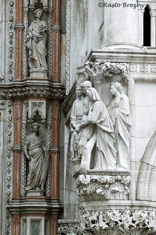 Basilica di San Marco Detail.jpg