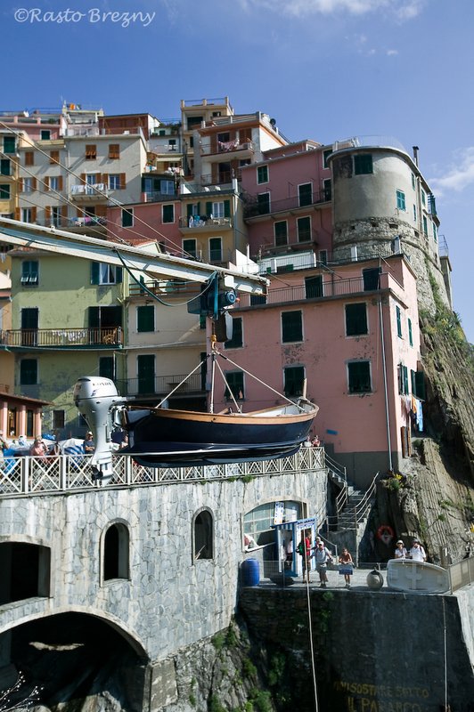 Boat Docking Manarola1.jpg