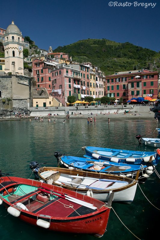 Boats Vernazza Cinque Terre.jpg