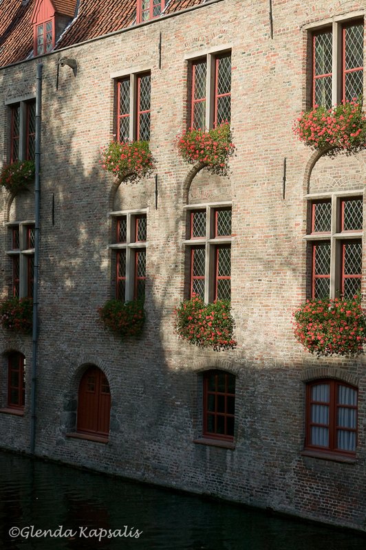 Canal Architecture Bruges.jpg