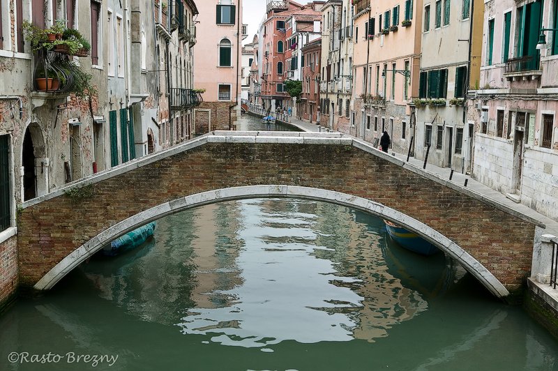 Canal Bridge2 Venice.jpg