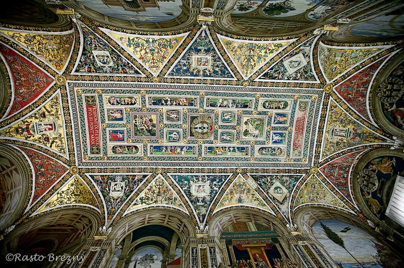 Duomo Interior2 Siena.jpg