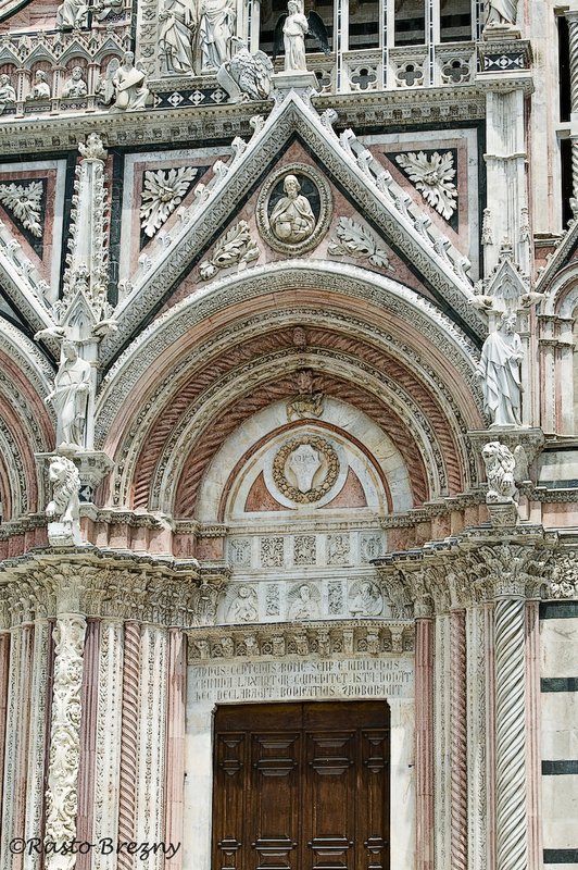 Duomo7 Siena Italy.jpg