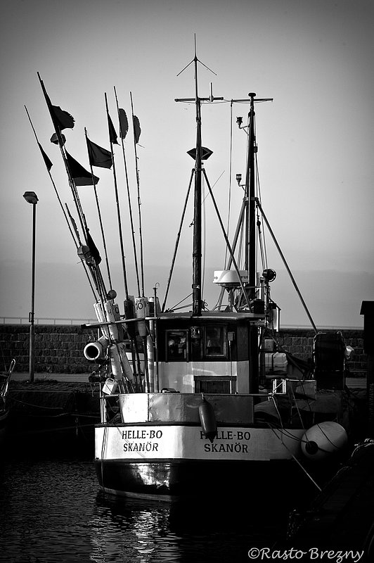 Fishing_Boat_SwedenBW.jpg
