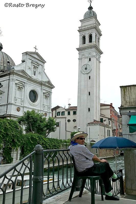 Gondolier Venice.jpg