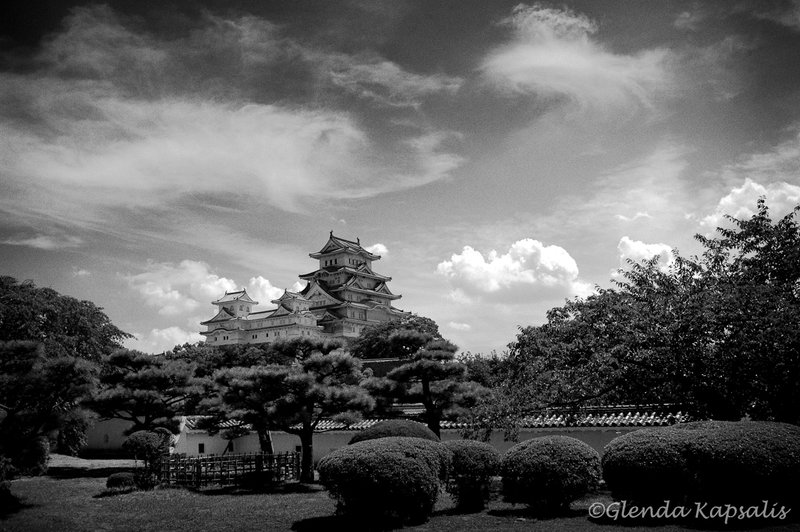 Himeji_CastleBW.jpg