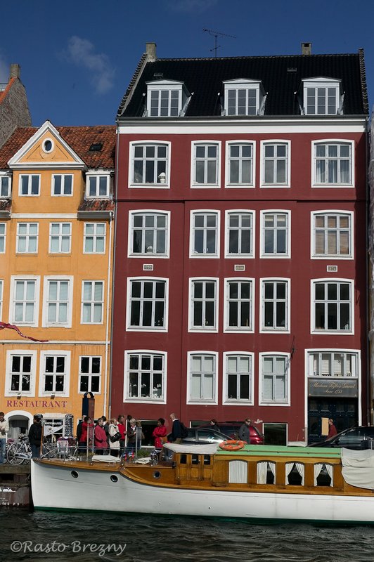 Houseboat Copenhagen.jpg