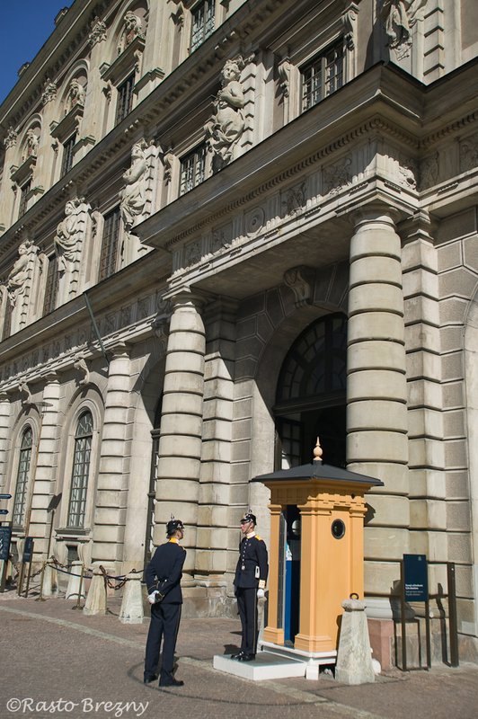 Palace Guards Stockholm.jpg
