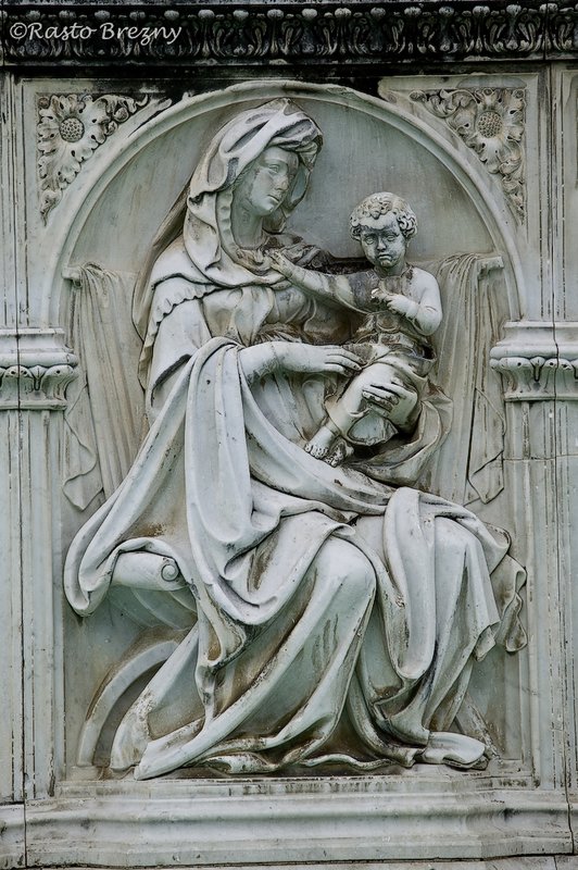 Piazza del Campo sculpture3.jpg