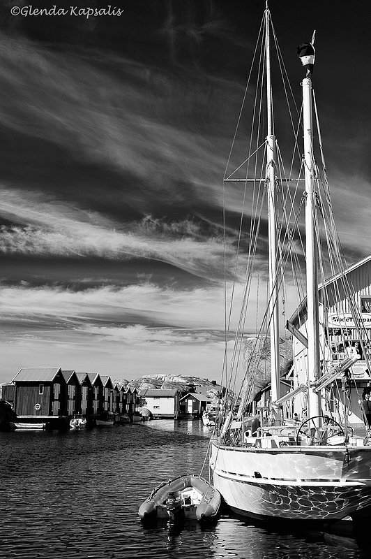 Sailboat2_SwedenBW1.jpg