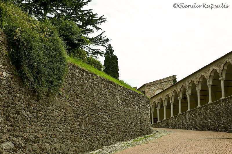 Udine Walkway.jpg