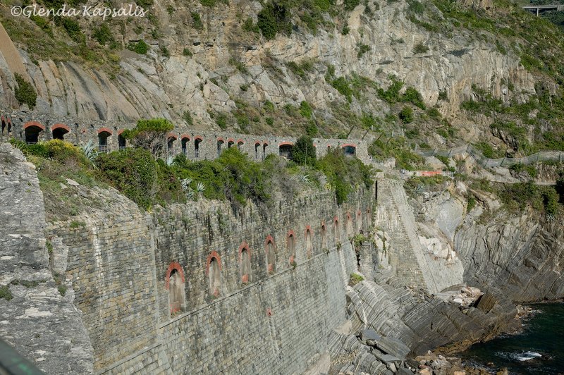 Via Amore2 Cinque Terre.jpg
