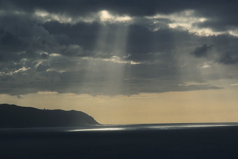Godbeams North Shore of Oahu Hawaii (HI-0023).jpg