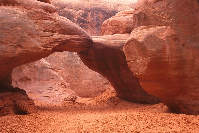 Sand Arch Arches NP Utah.jpg