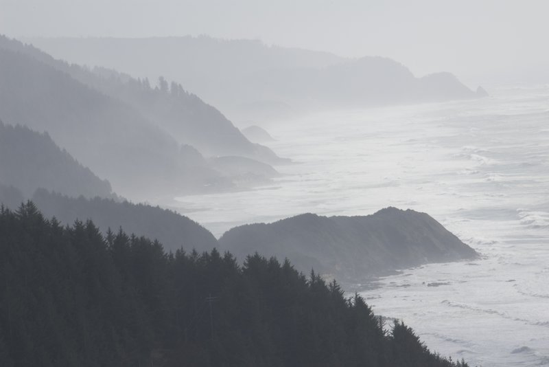 Seacoast South of Cape Perpetua Oregon.jpg