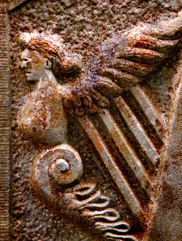 3850StoneFigure_2011.jpg :: Stone Figure at Irish Ruin