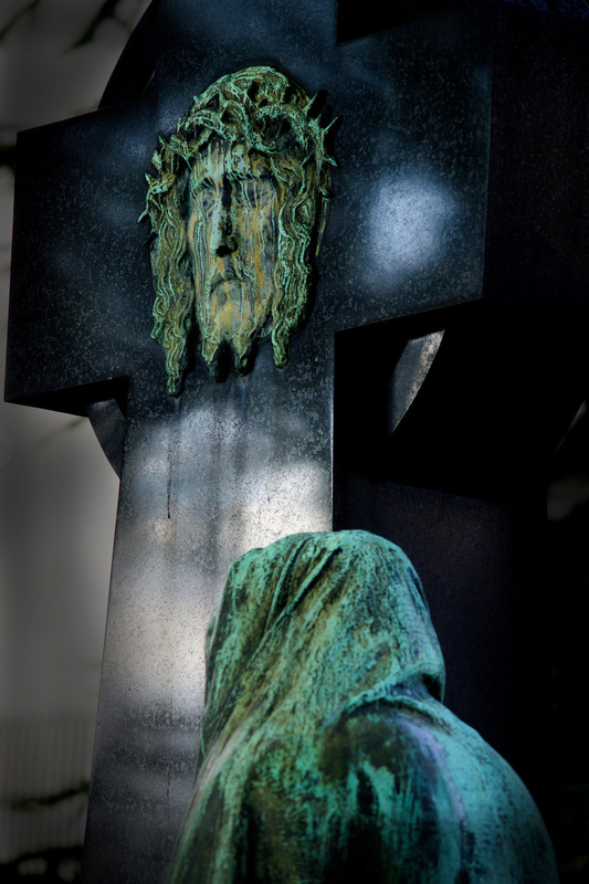 ParisCemetery5a.jpg :: Momparnasse Cemetery, Paris, France
