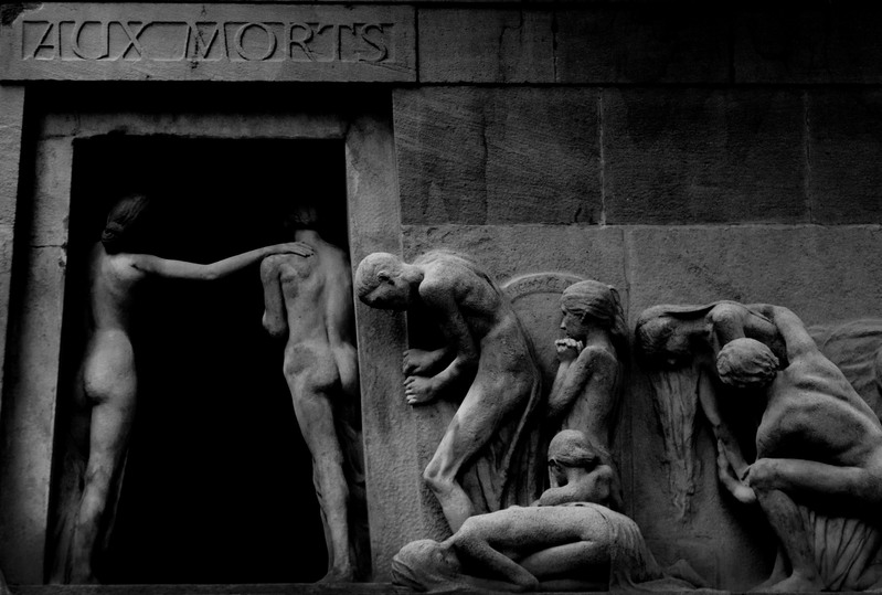 ParisCemt1.jpg :: Pere Lachaise Cemetery, Paris, France
