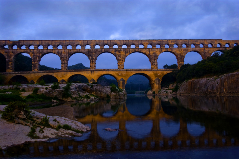 PountDuGar1.jpg :: Pont du Gard Aquiduct over the Gardon River, Vers-Pont-du-Gard, Southern France