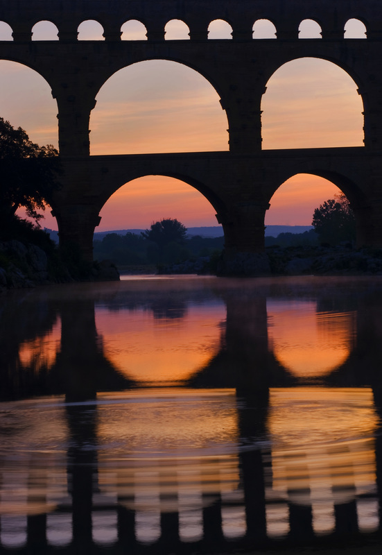 PountDuGar2.jpg :: Pont du Gard Aquiduct over the Gardon River, Vers-Pont-du-Gard, Southern France