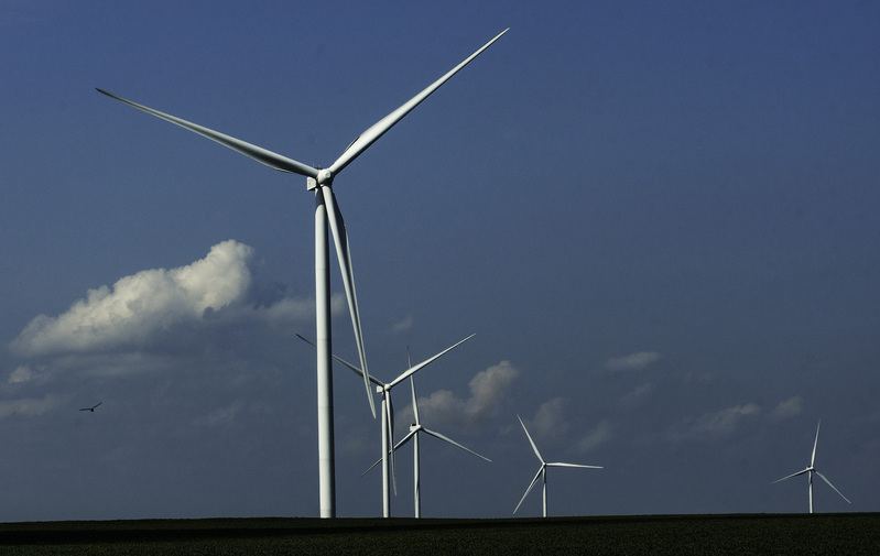 TurbineSummer_15Aug25Redframe.jpg :: Wind Turbines in DeWitt County
