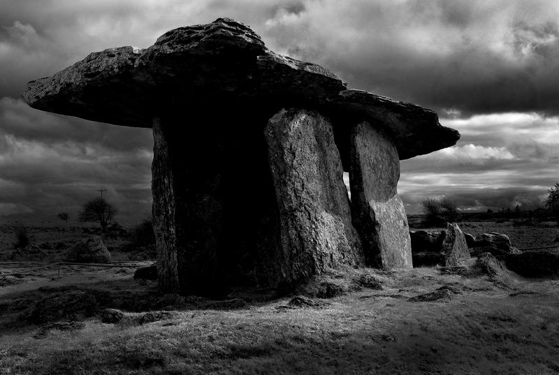Dolman 1.jpg :: Poulnabrone Dolman, Burren, County Clare