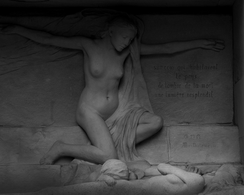 Pere Lachaise Cemetery 3.jpg :: Pere Lachaise Cemetery, Paris, France