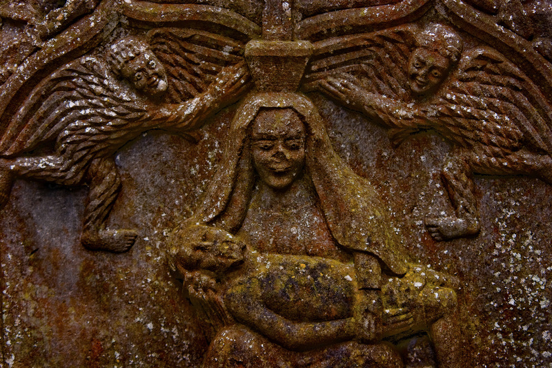 Strade Friary 1.jpg :: Stone Figures at Strade Friary