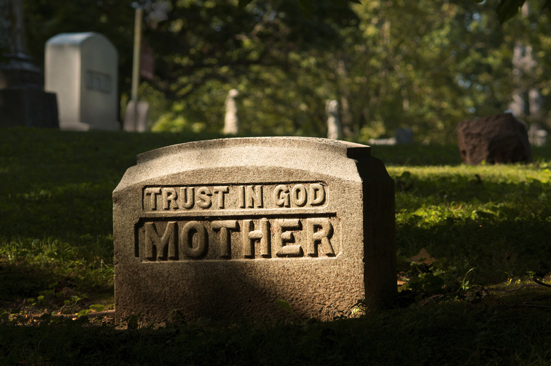 Tombstone2_OakRidge.jpg :: Trust in God, Mother