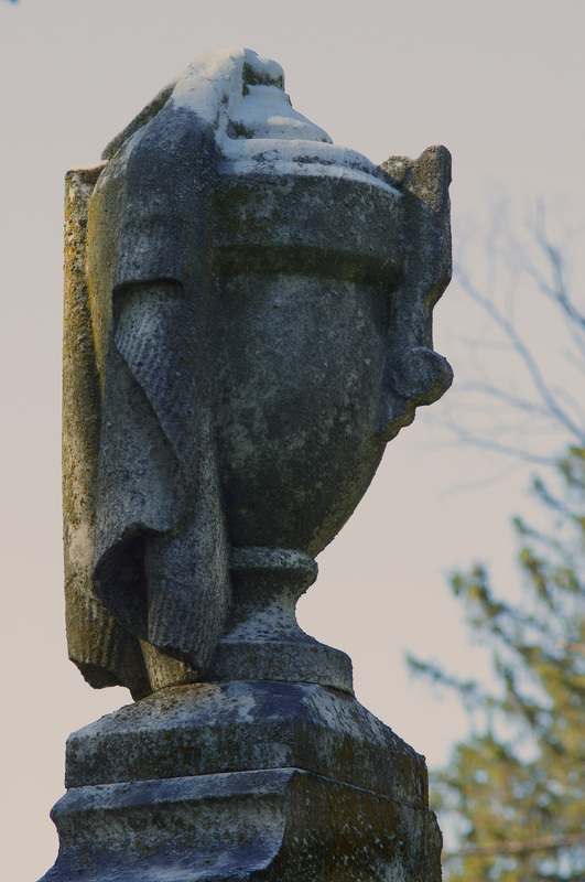 Urn_OakRidge.jpg :: The \
