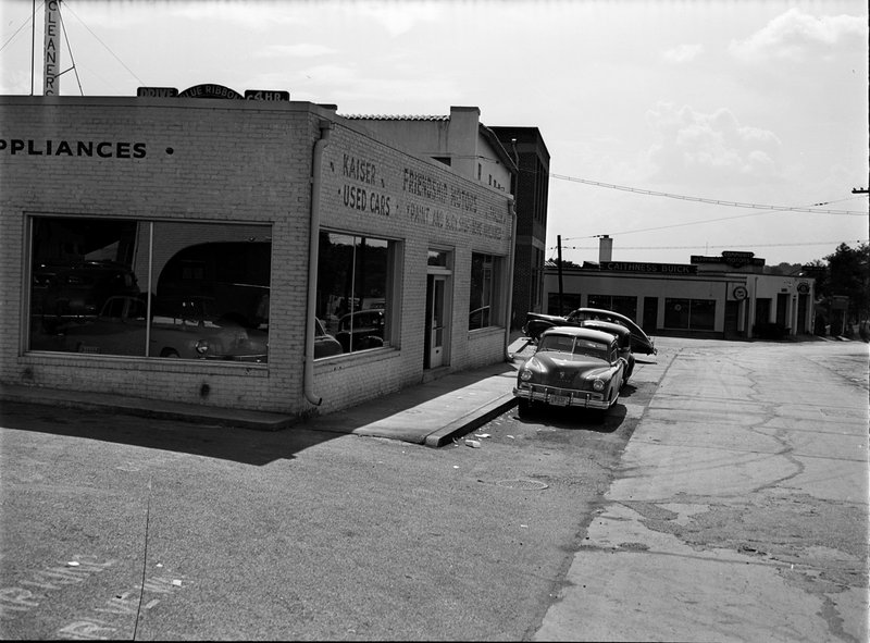 122A-4 Hampden Ln West of Wisconsin Ave Friendship Motors Kaiser 1940.jpg