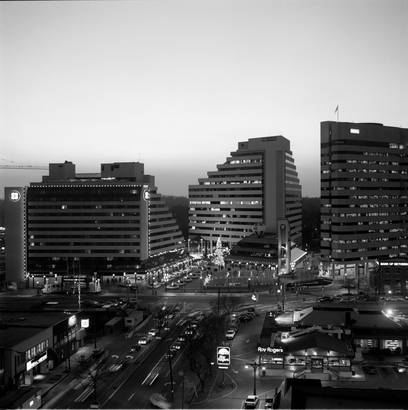 861200-15BW Bethesda Hyatt Metro Centre 1986 BW.jpg