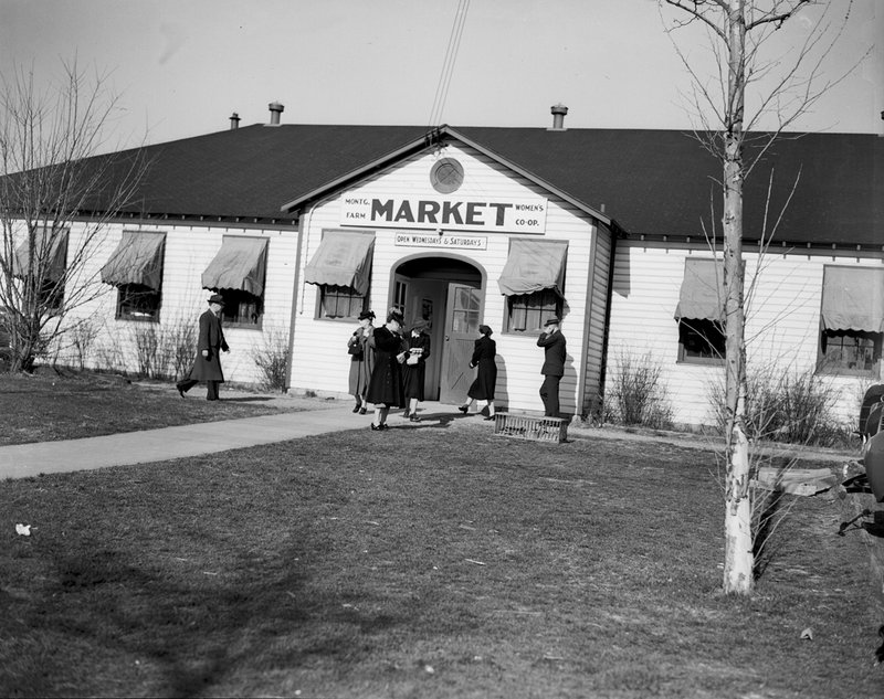 A211-A Montgomery Farm Womens Co-op MarketExterior Wisconsin Ave 1939.jpg