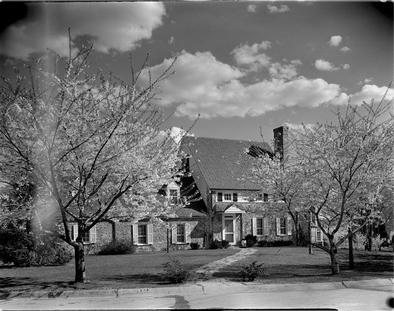 A368-A Kenwood Home Cherry Blossoms 1939.jpg :: 1939 Kenwood Cherry Blossoms