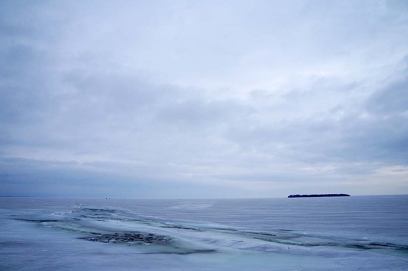 Pressure Crack Lake Simcoe.jpg