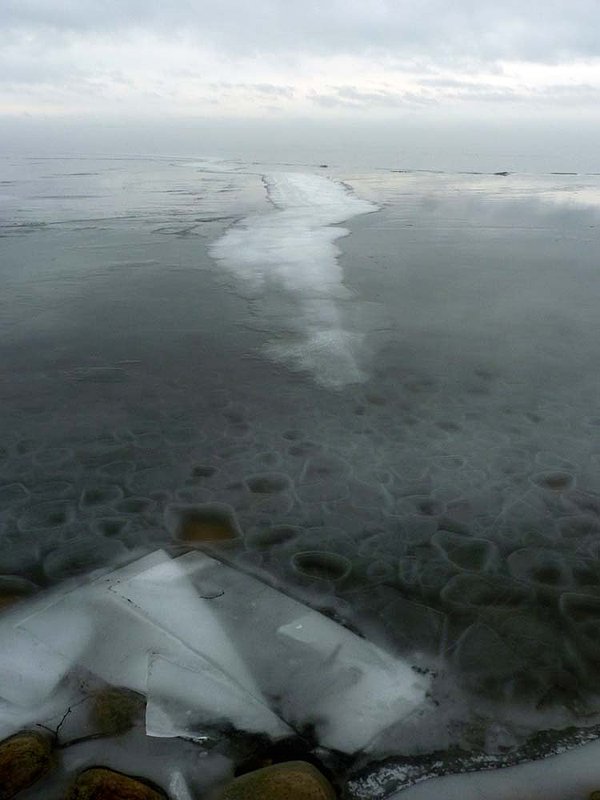 Pressure Crack On Ice.jpg