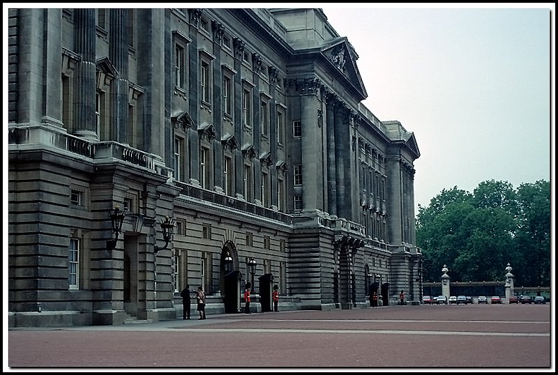 London-25-06-01.jpg
